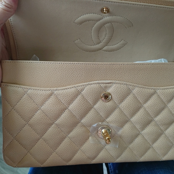 Chanel caviar classic flap bag medium beige GHW - Picture 4 of 12